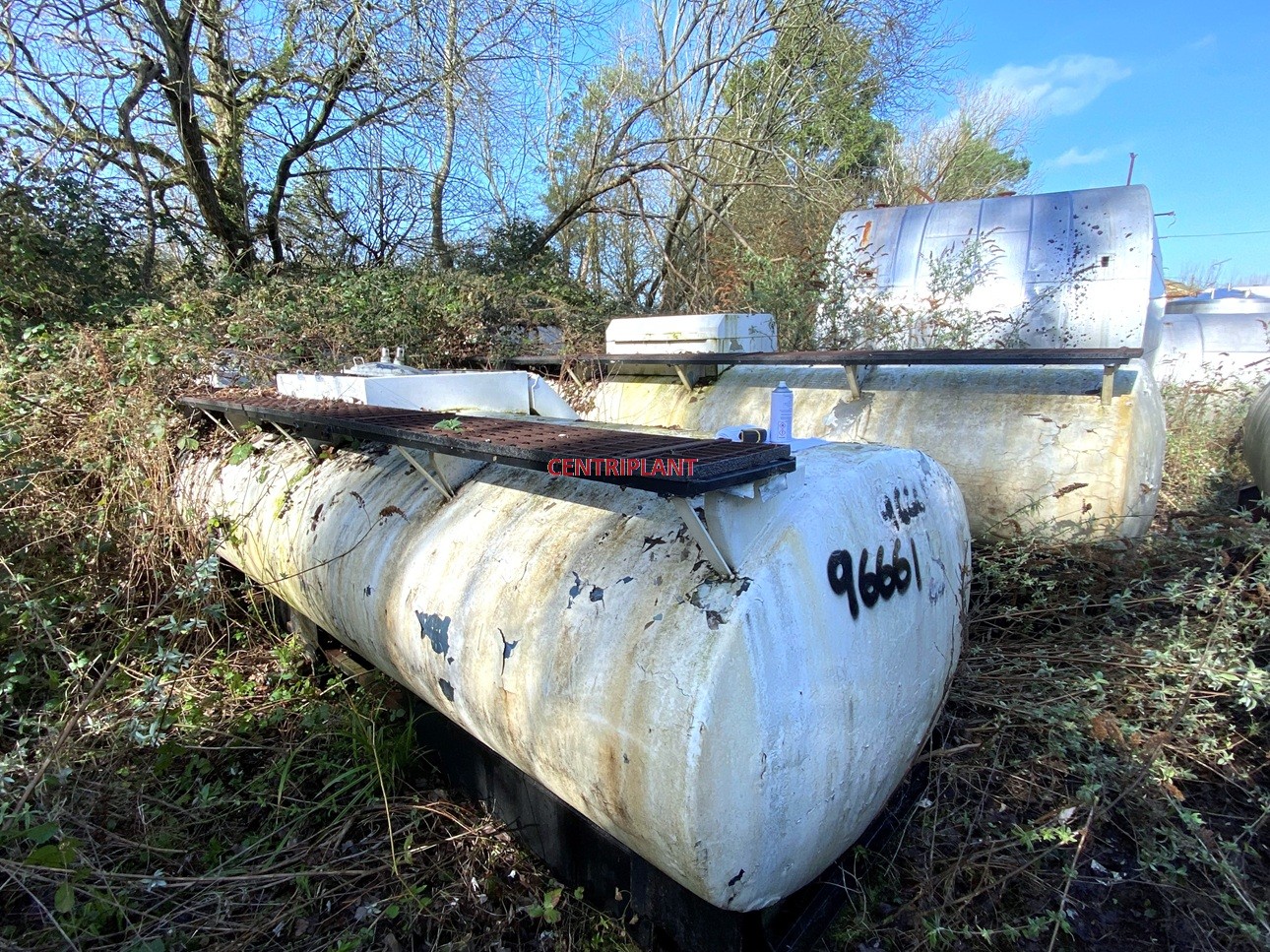 96661 - 10,000 LITRE STAINLESS STEEL HORIZONTAL TANKS