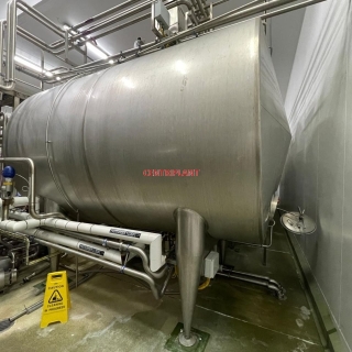 96688 - 26,500 LITRE HORIZONTAL STAINLESS STEEL TANK INSULATED AND CLAD WITH STAINLESS STEEL