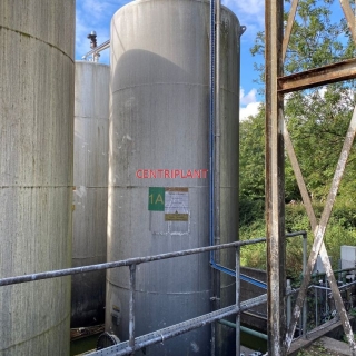 96708 - 40,000 LITRE VERTICAL MILD STEEL TANKS