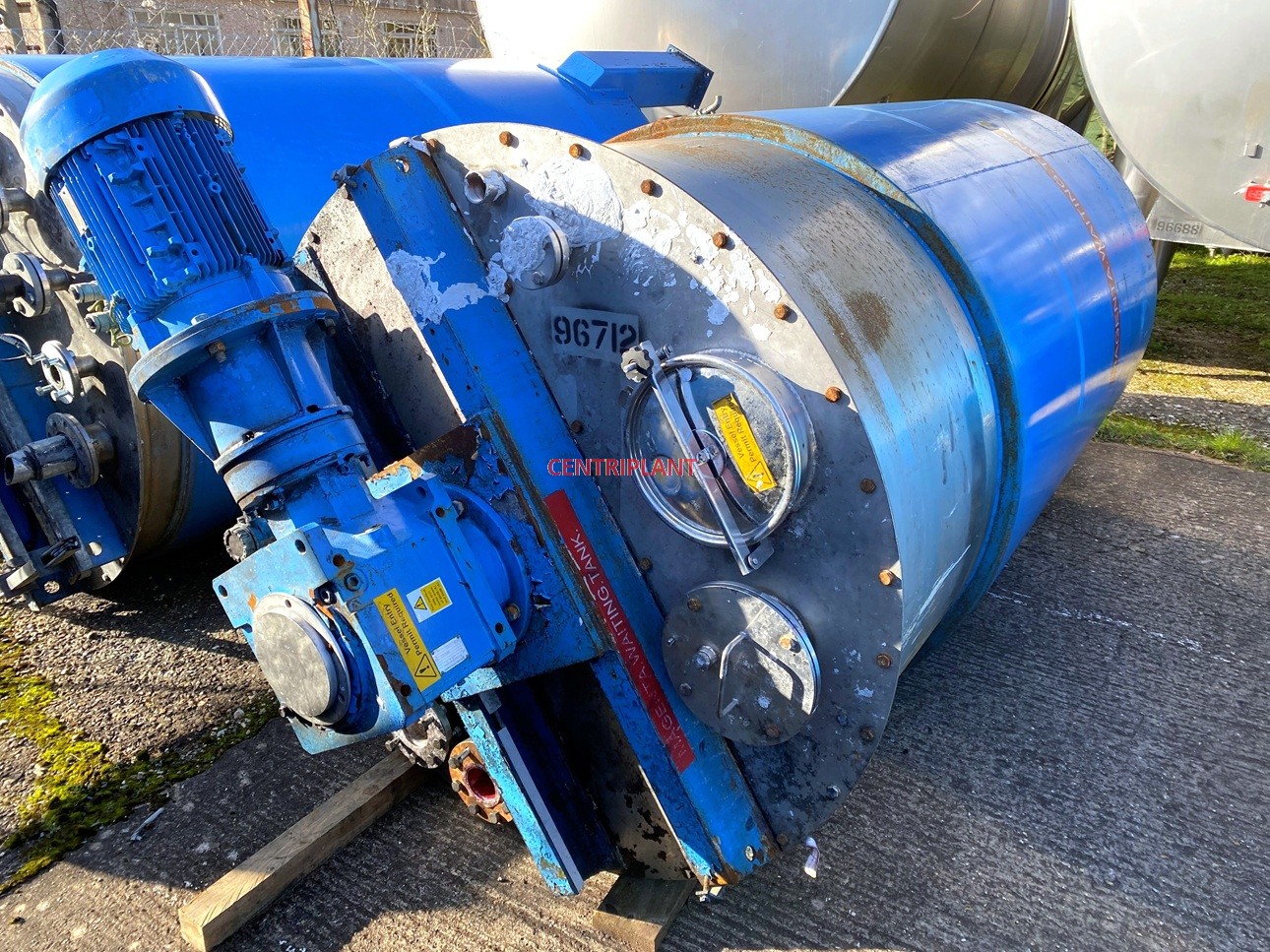 96712 - 4,300 LITRE JACKETED MIXING TANKS 10 KW