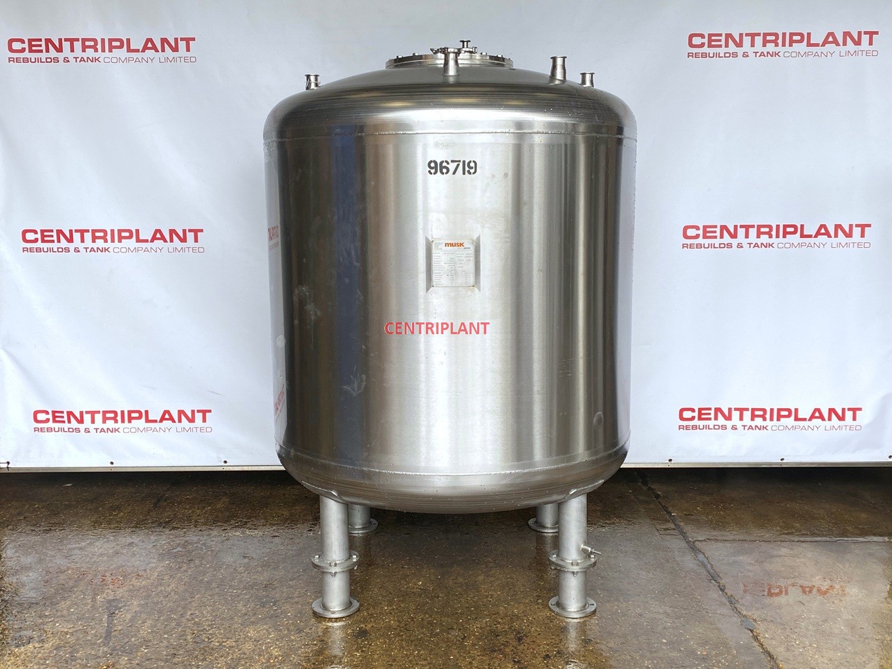 96719 - 3,000 LITRE STAINLESS STEEL VERTICAL TANKS